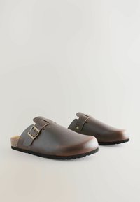 Unselected, brown