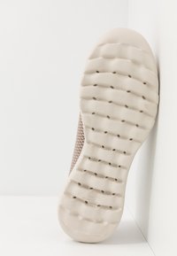 Skechers Performance GO WALK WALKING TRAINERS - Scarpe da camminata - taupe