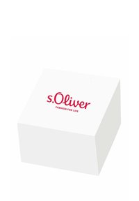 Caja blanca con el logo de s.Oliver en rojo y el texto "MODA PARA LA VIDA" destacado en la parte superior.