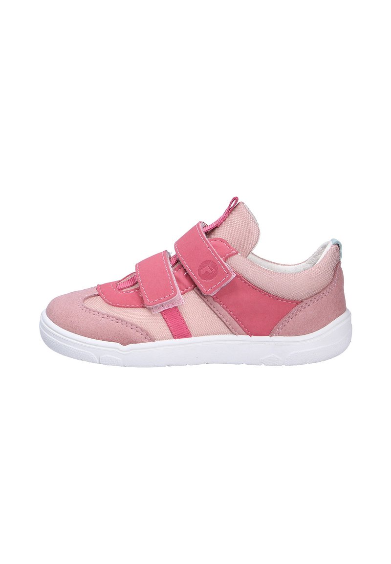 Scarpa sportiva rosa realizzata con materiali in suede e rete, dotata di due cinturini regolabili in Velcro, suola in gomma bianca, punta arrotondata e collare imbottito.