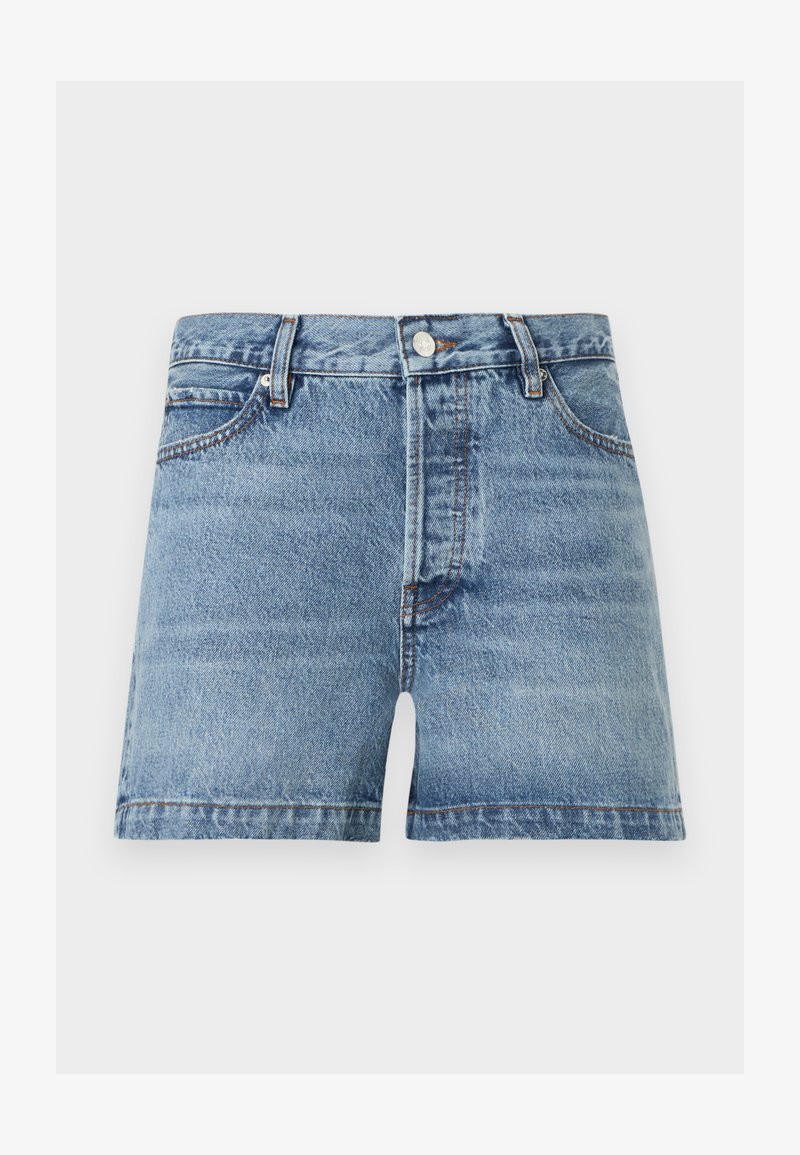 Blaue Jeans-Shorts mit Vordertaschen, Gürtelschlaufen, Knopfverschluss und sichtbaren Nähten auf einem einfarbigen Hintergrund.