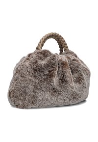 Faux fur handtas in bruin, met een gevlochten handvat, zachte textuur en een ronde vorm met een geplooid ontwerp.