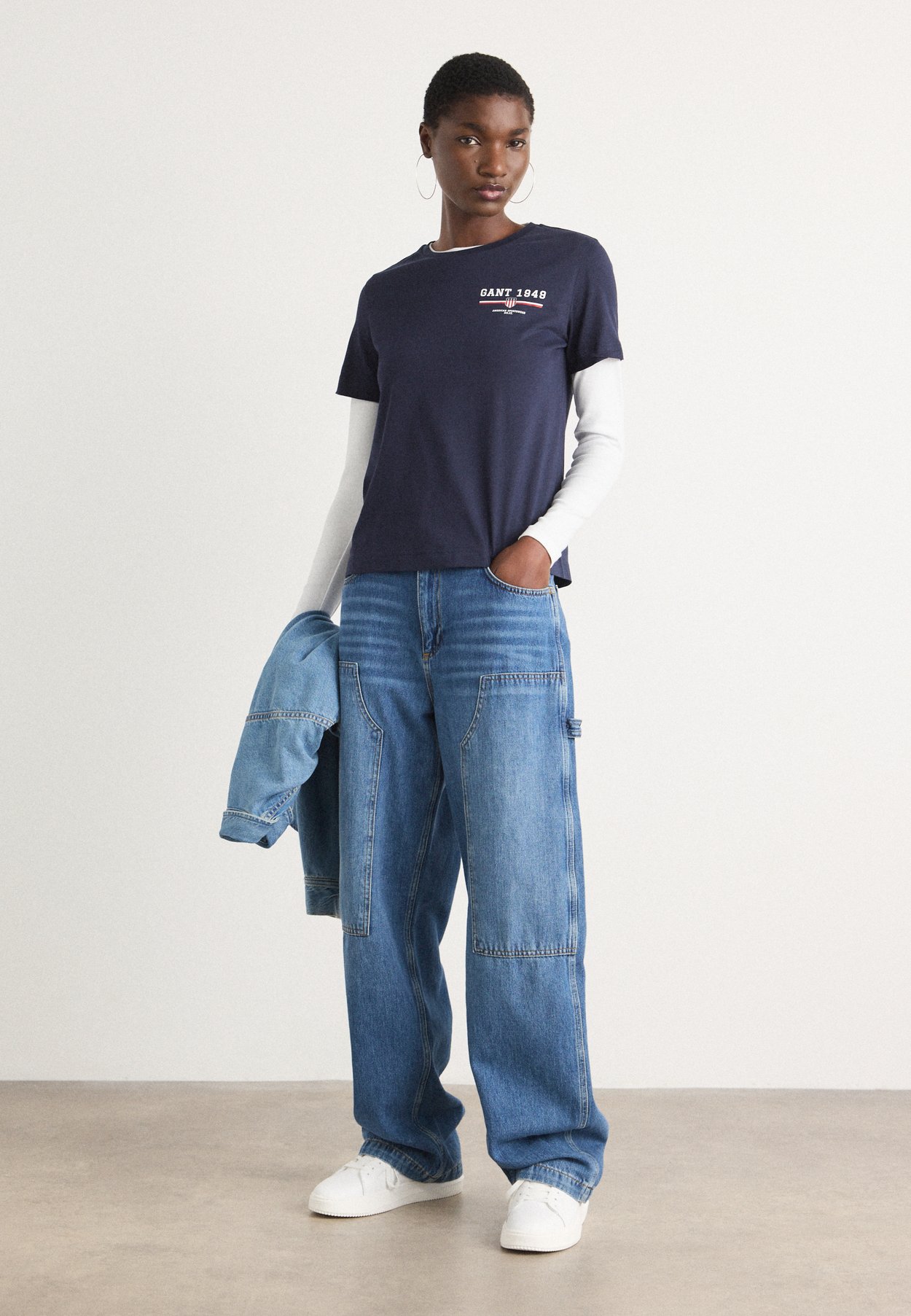 REGULAR FIT