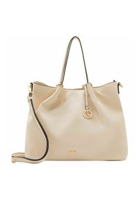 Borsa a tracolla in pelle beige con due manici, tracolla staccabile e un charm circolare dorato appeso vicino alla parte superiore.
