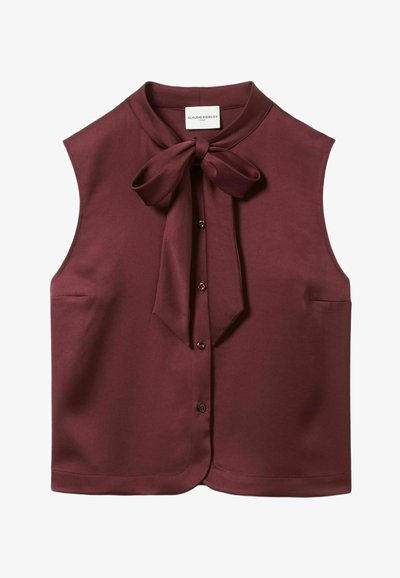 Blusa senza maniche color bordeaux con dettaglio al collo legato, chiusura a bottoni e superficie liscia. Presenta pannelli laterali e nessuna tasca visibile.