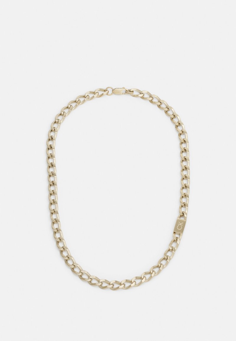 Collier en or avec des maillons épais et une texture lisse, doté d'un fermoir métallique avec un branding gravé.