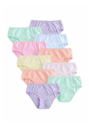 Kymmenen paria naisten puuvillaisia alushousuja pastellisävyissä, aseteltuna kolmeen päällekkäiseen riviin valkoisella taustalla.