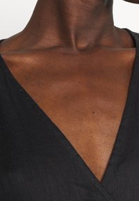 Faithfull the brand Denní šaty - black