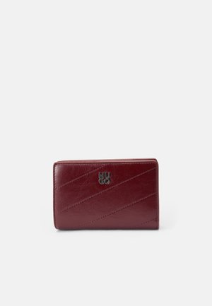 CHRIS - Punge - medium red