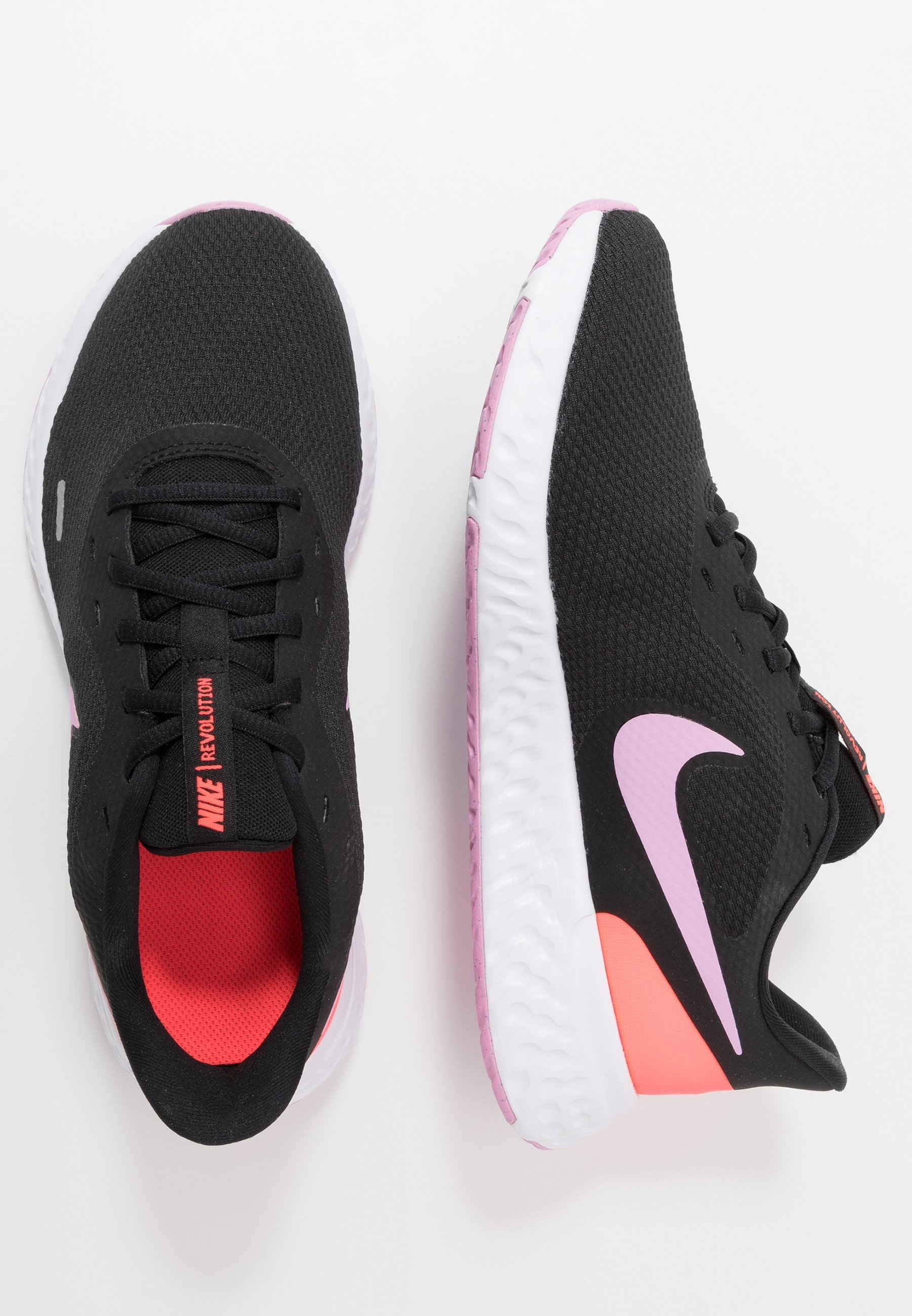 nike revolution black pink