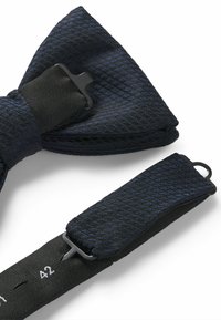 HUGO Butterfly - dark blue five