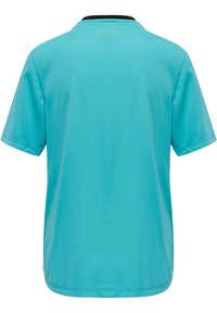 Koszulka sportowa z krótkim rękawem w jasnoniebieskim kolorze, z czarnym okrągłym dekoltem. Gładka faktura, prosty krój, brak widocznych wzorów lub logo.