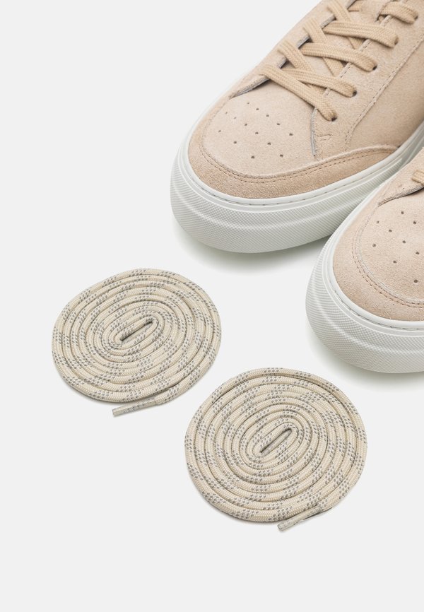 ART SIGNATURE  - Trainers - moonbeam3