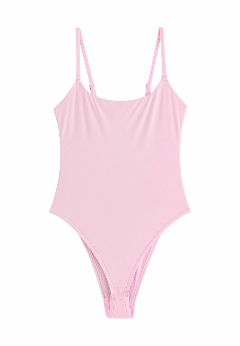 Roze badpak met dunne bandjes, gemaakt van een gladde stof. Heeft een hoge beenuitsnede en een minimalistische, naadloze silhouet.