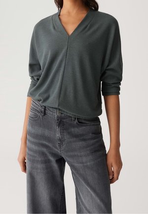 Long sleeved top - green