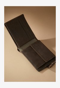 Geselecteerd, chocolate brown