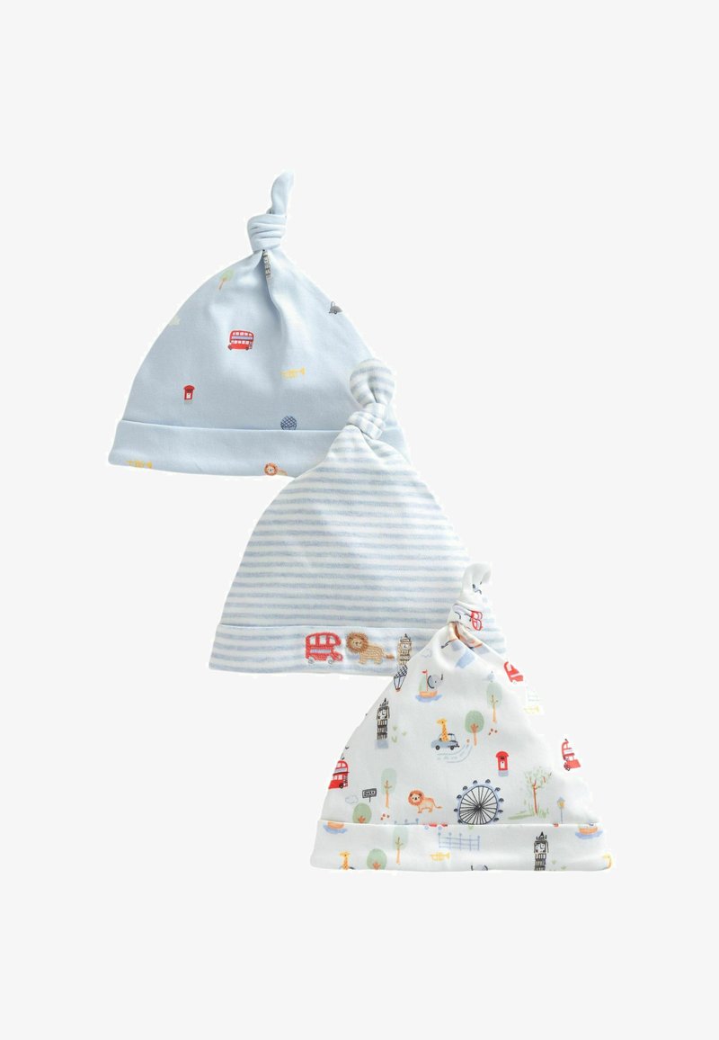Drei Babyhüte: ein hellblauer Hut mit bunten Mustern, ein gestreifter blau-grauer Hut und ein weißer Hut mit verspielten Motiven. Aus weichem Baumwollmaterial.