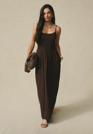 REGULAR FIT - SHIRRED STRAPPY - Maxikjoler - chocolate brown