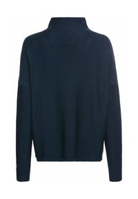 Navy gebreide trui met een hoge kraag. Kenmerkend voor een relaxed fit, verlaagde schouders en ribgebreide boorden. De textuur lijkt zacht en glad te zijn.