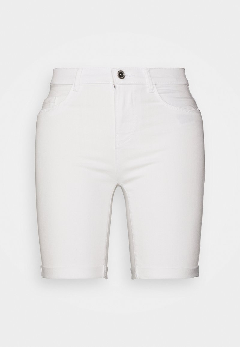 Shorts de mezclilla blanca con dobladillo enrollado, bolsillos delanteros, cremallera y cierre de botón metálico. Textura suave y corte ajustado.