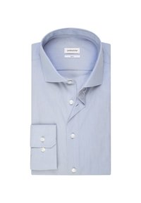 Camicetta in cotone azzurro chiaro con colletto classico, maniche lunghe e chiusura con bottoni. Presenta bottoni bianchi e un polsino piegato ordinatamente.