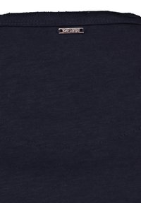 Niewybrane, navy