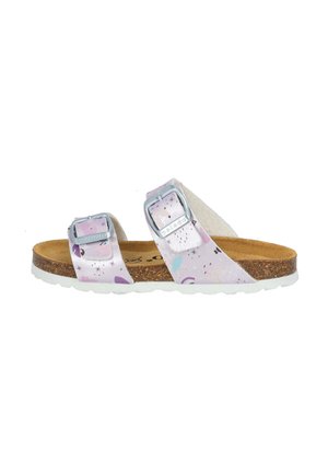 Zwei-Riemen-Sandalen mit einem lilafarbenen Obermaterial, das ein Muster aus bunten Formen zeigt, einem Korkfußbett und einer weißen Gummisohle mit strukturiertem Grip.