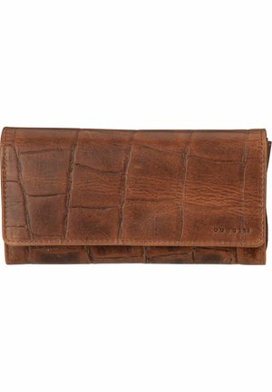Braune Lederbörse mit strukturiertem Krokodilmuster, ausgestattet mit einem Klappenverschluss und eingeprägtem Markennamen. Kompakte und rechteckige Form.