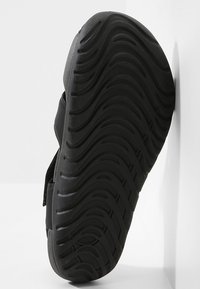 Nike Performance Ciabatte da mare - black