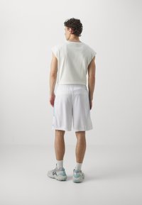 adidas Performance 3 STRIPES SHORT - Sport rövidnadrágok - white/semi blue burst