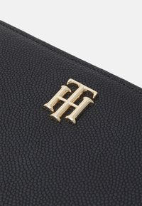 Tommy Hilfiger TIMELESS LARGE  - Geldbörse - black