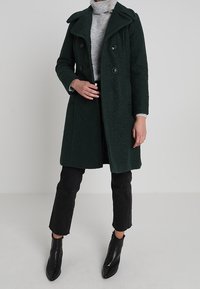 Dorothy Perkins Klassisk kappa / rock - green