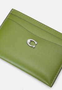 COACH ESSENTIAL CARD CASE - Wallet - dark lime