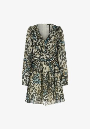 Kukallinen mekko kevyttä kangasta, jossa on vihreän, sinisen ja beigeen sävyjä. Pitkät hihat, V-pääntie ja kinnaisevy, joka on flare-hame.