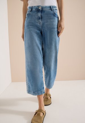 Cecil 3/4 HIGH WAIST WIDE LEG JEANS IM LOOSE FIT - Straight leg -farkut - light blue wash