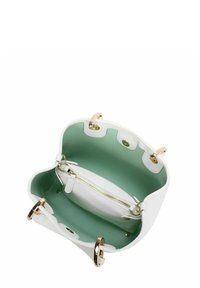 Borsa a mano in pelle bianca con una texture liscia, hardware dorato e un interno verde menta. Presenta una tasca con zip e manici ad anello.
