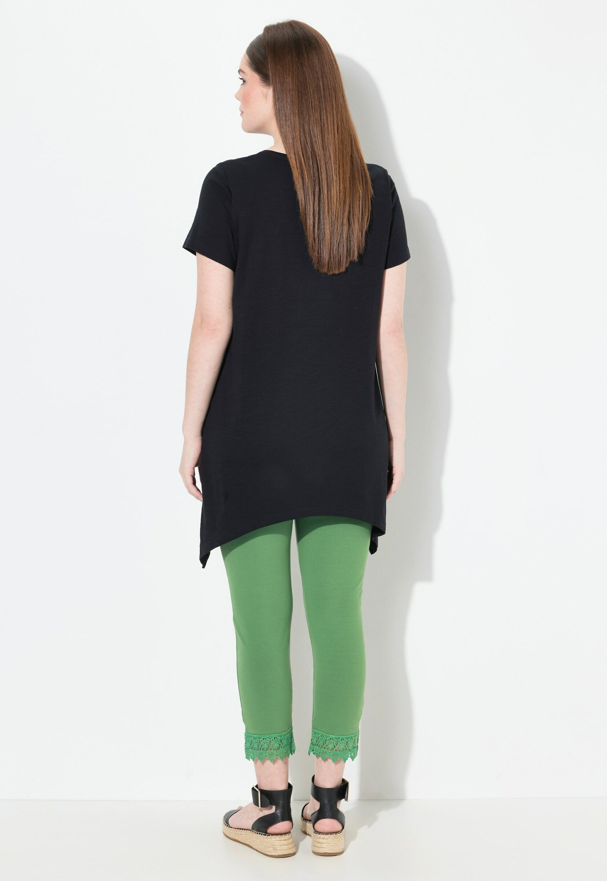 Ulla Popken Damen T-Shirt A-Linie Mit Zipfelsaum, Aus Bio-Baumwolle – Bequemes Ringelshirt Mit V-Ausschnitt
