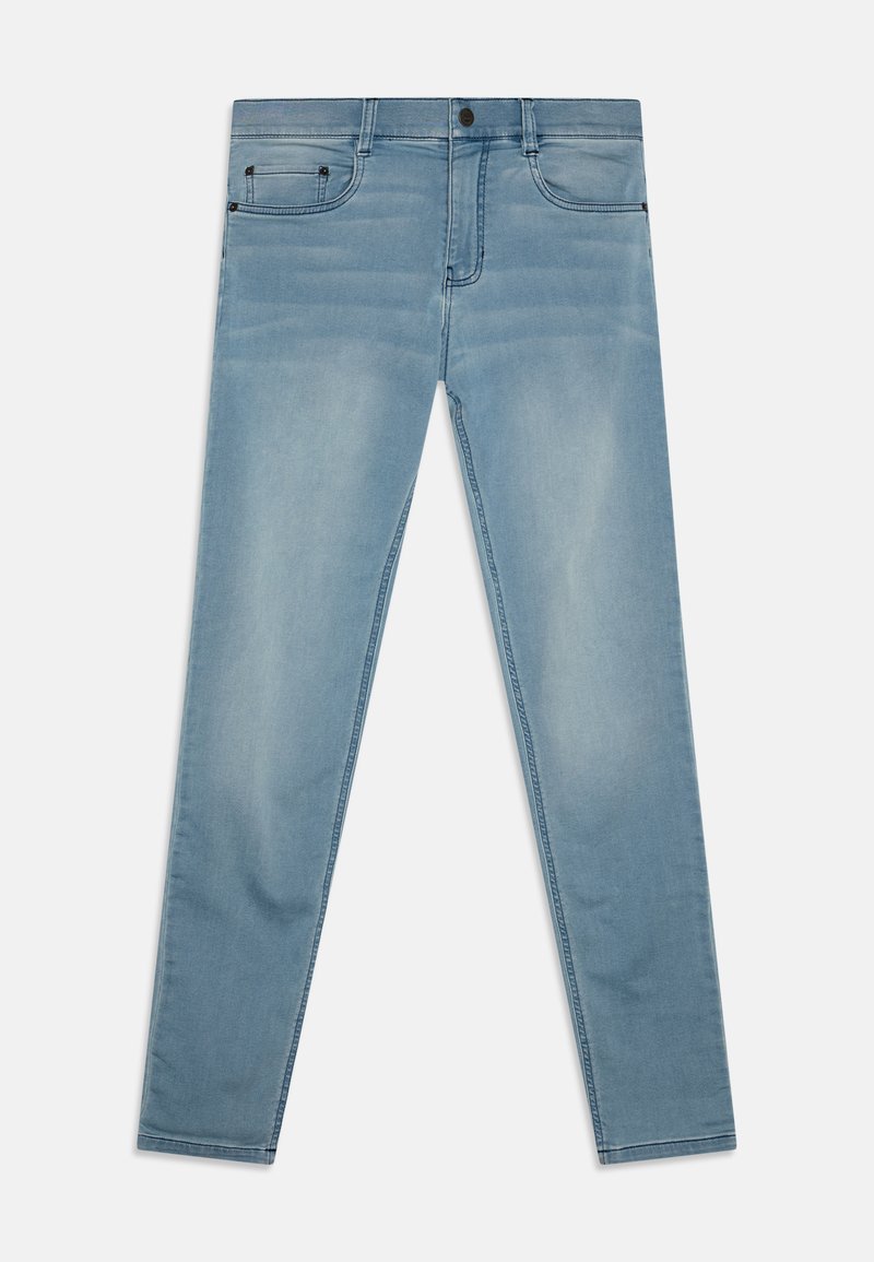 Jeans in denim azzurro chiaro con design a cinque tasche. Presentano una vestibilità dritta, un leggero sbiadimento e una chiusura a bottone in vita.