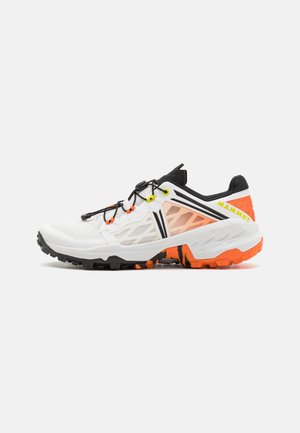 SERTIG LOW MEN - Hikingschuh - white/dark tangerine