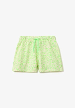 Lichtgroene korte broek met bloemenpatroon, elastische tailleband en bijpassende groene trekkoorden, weergegeven op een witte achtergrond.