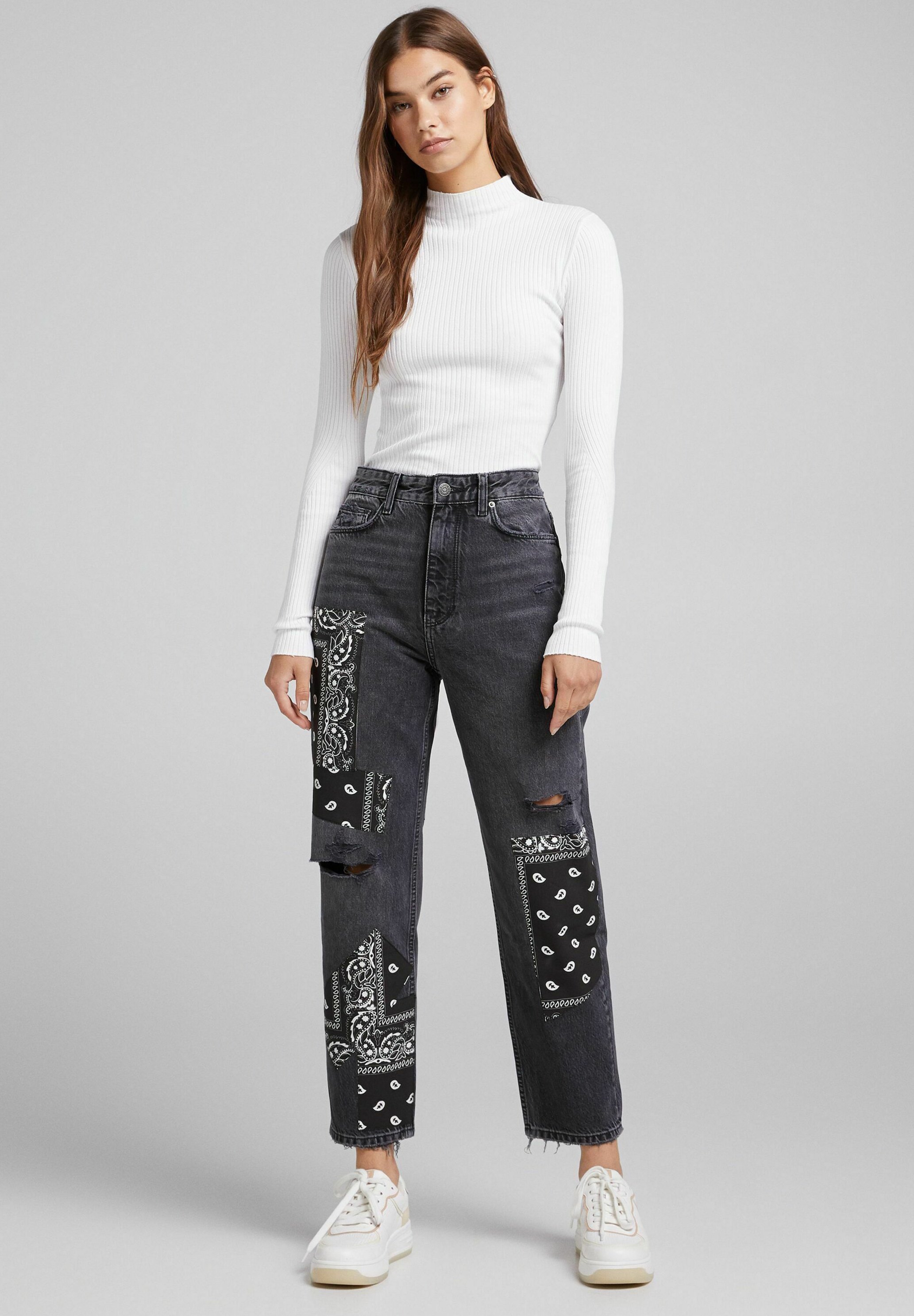 Bershka 90's straight leg jeans with rips in - Depop