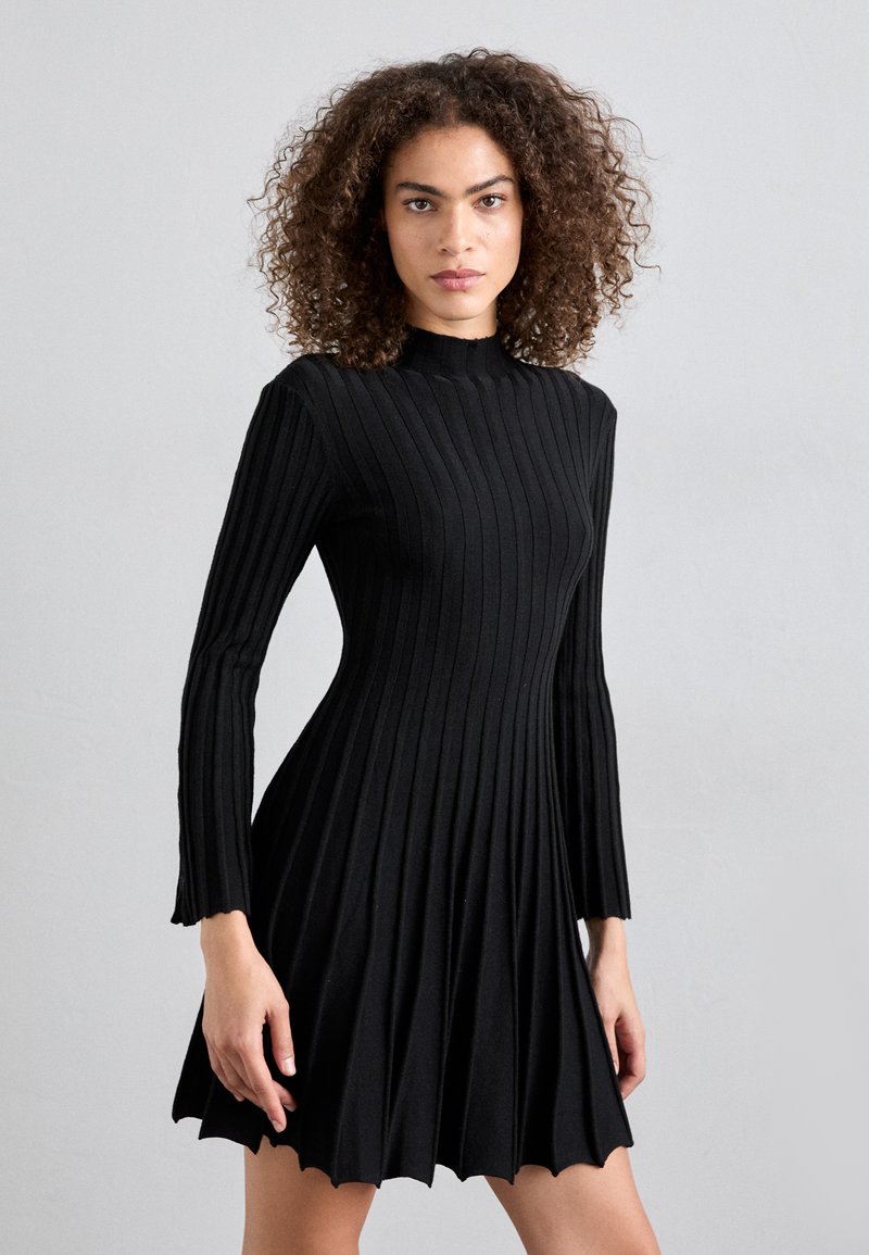 Maje RAFFIE - Rochie tricotată - noir