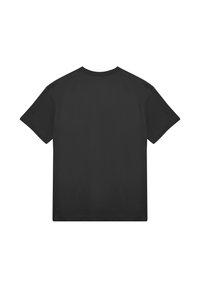 Sort t-shirt med kortærmer lavet af bomuld. Har rund hals og en standard pasform. Glat tekstur uden synlige mønstre eller grafik.