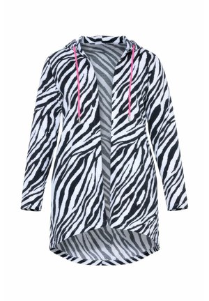 Seeprakuosiolla varustettu hupullinen takki, jossa mustavalkoiset raidat, vaaleanpunaiset nyörit, pitkät hihat ja pidempi takahelma.