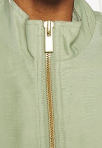 Rich & Royal Let jakke / Sommerjakker - khaki