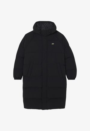 Giacca imbottita nera con cappuccio, caratterizzata da un design trapuntato, due tasche frontali, polsini elasticizzati e un piccolo logo ricamato.