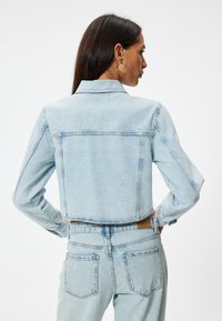 Koton CROP - Chaqueta vaquera - light blue
