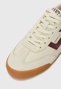 GANT BEYLANA - Sportbačiai - white/port wine