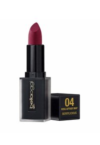 Rossetto opaco di colore bordeaux scuro, bullet testurizzato in una confezione quadrata nera con scritte dorate. Include una scatola che presenta i dettagli del prodotto.