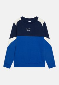 Nevybrané, game royal/midnight navy/sail